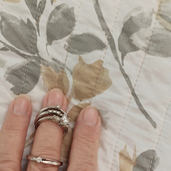 3x silver toned rings size 7.5 - Picture 2 of 5